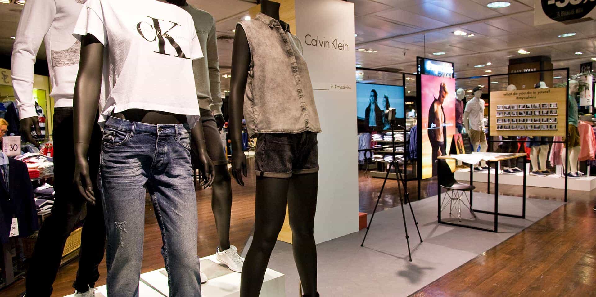 Distribución y colocación del mobiliario para el pop-up de Calvin Klein