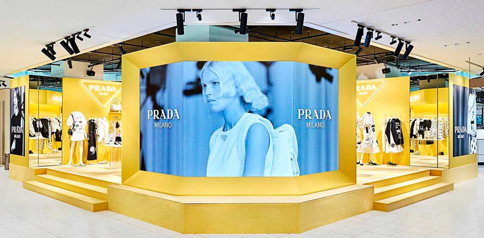 Espacio comercial Prada ubicado en The Stage