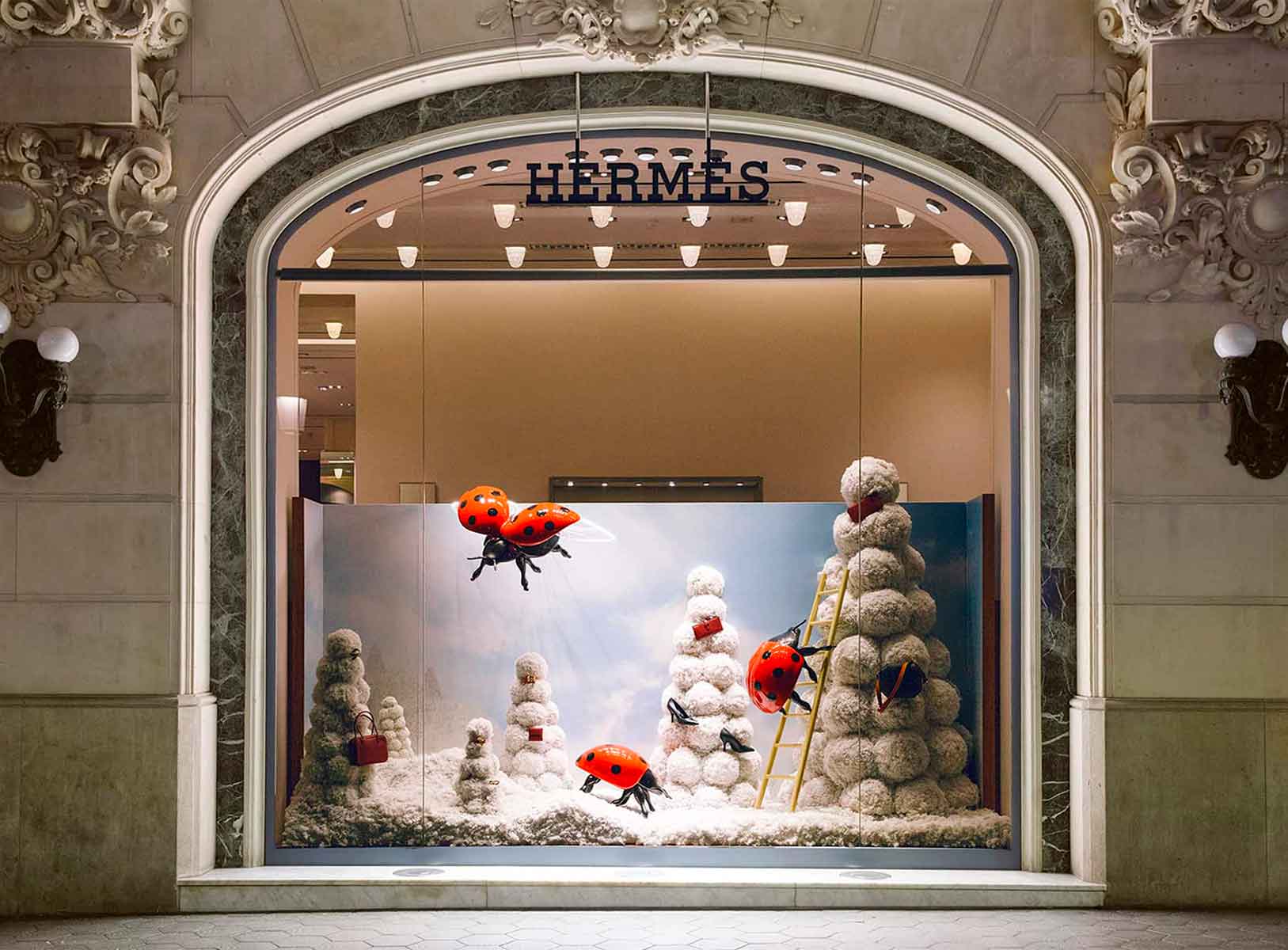 Diseño de un escaparate navideño para Hermès