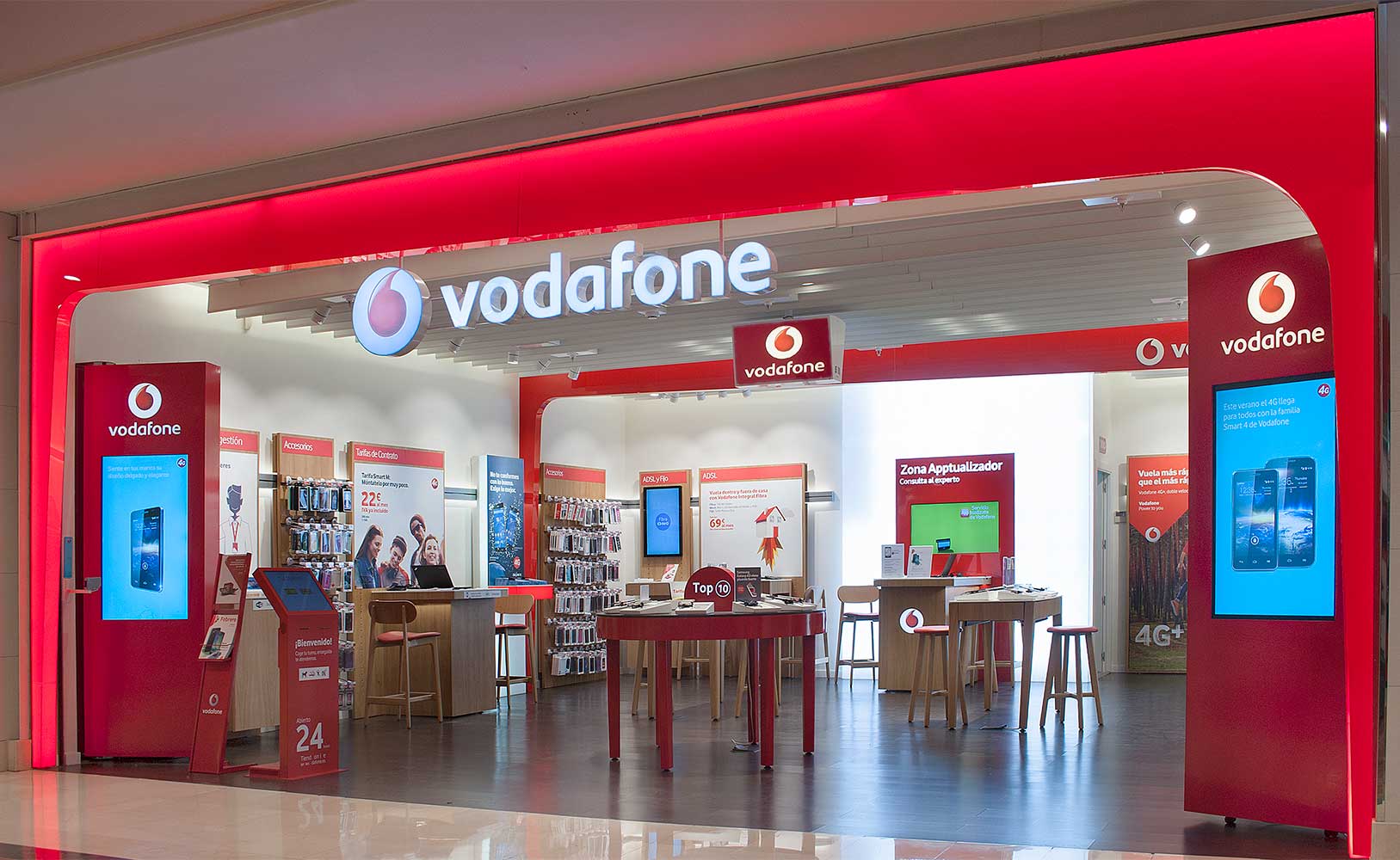 Interior de una tienda Vodafone