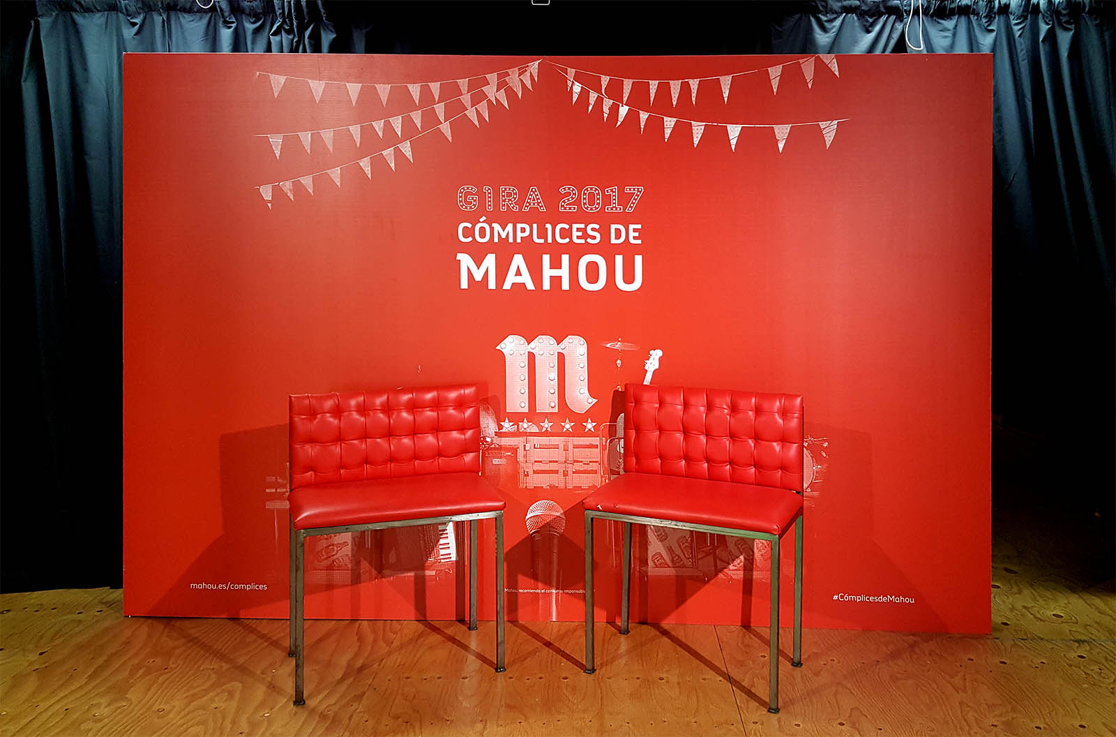 Mobiliario para el evento Cómplices de Mahou