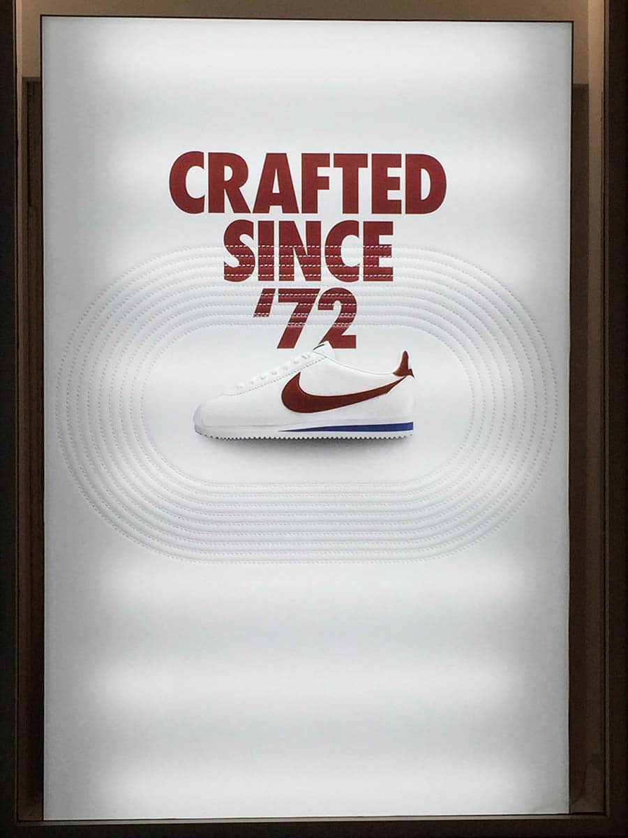Decoración del escaparate para una tienda Nike