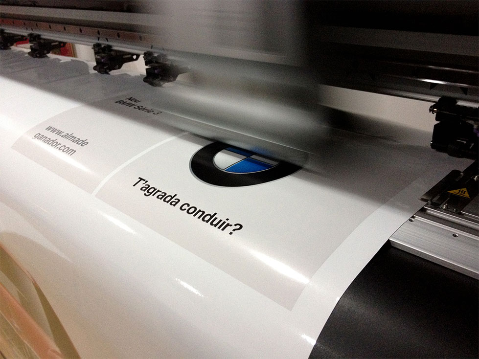 Producción de una impresión en vinilo para BMW
