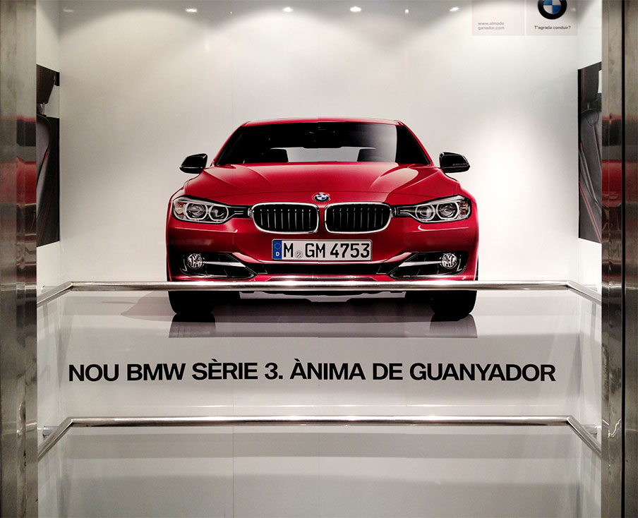 Producción de carteles publicitarios para BMW