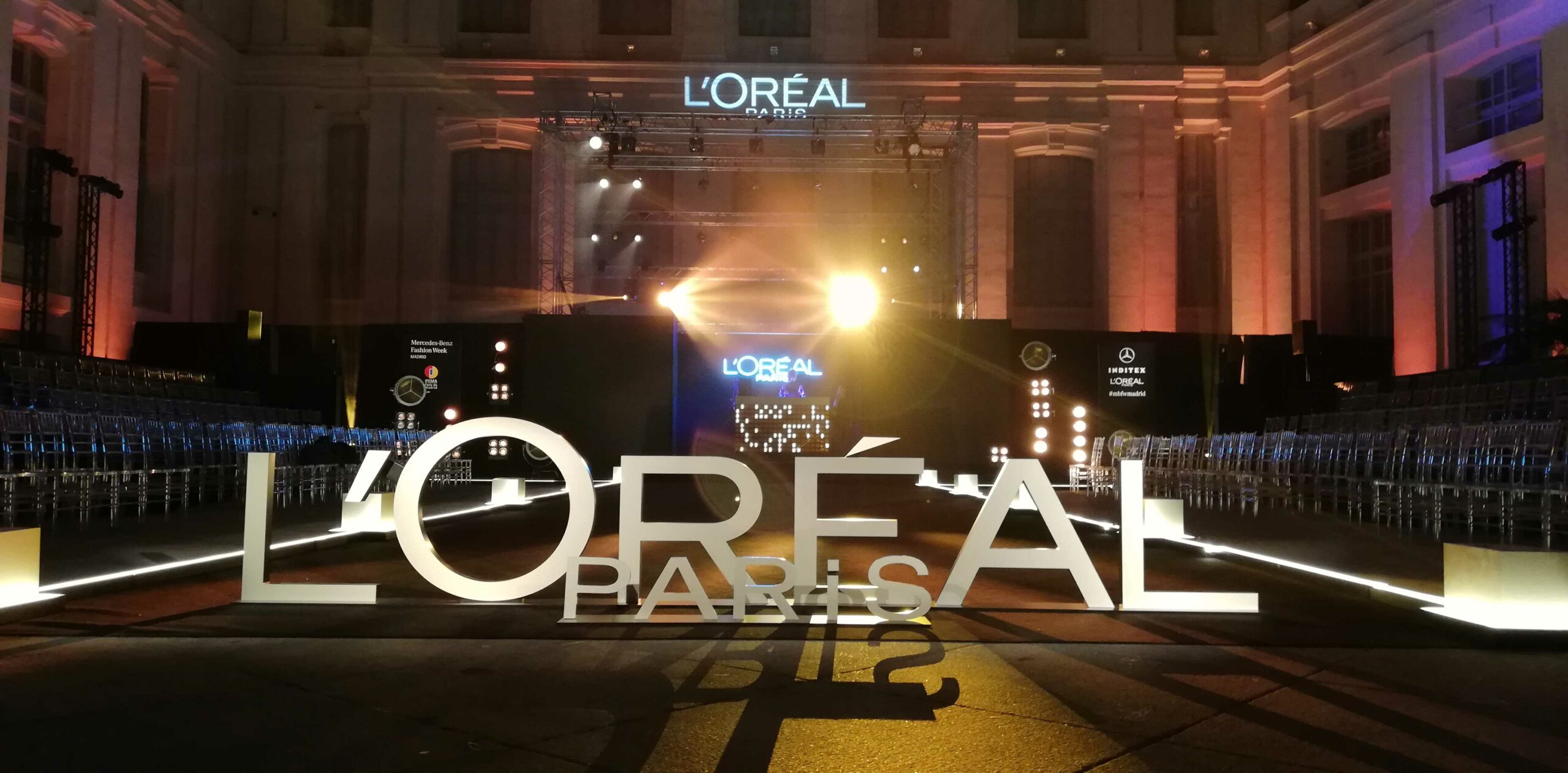 Pasarela en evento de L'Oréal Paris.