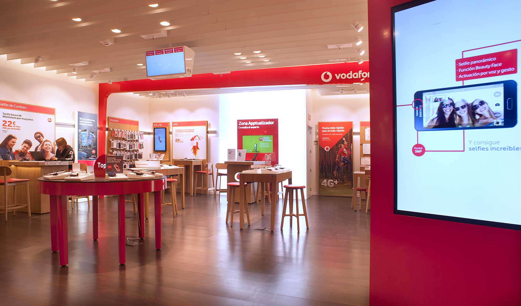 Decoración integral en el punto de venta para Vodafone