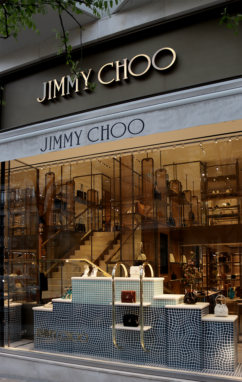 Producción de escaparates para una boutique Jimmy Choo en Madrid