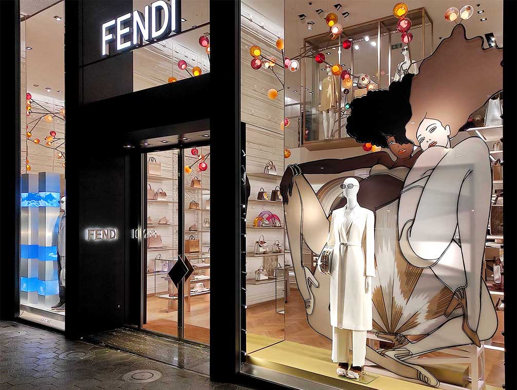 Producción de escaparate y traseras para Fendi.