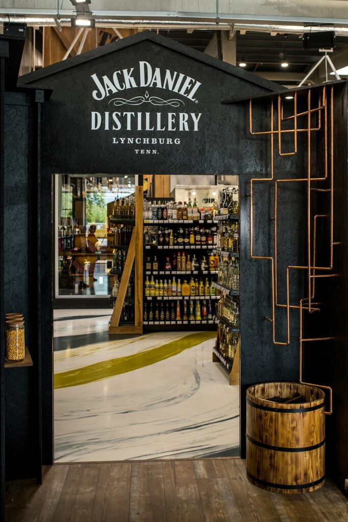 Entrada de una tienda Jack Daniels