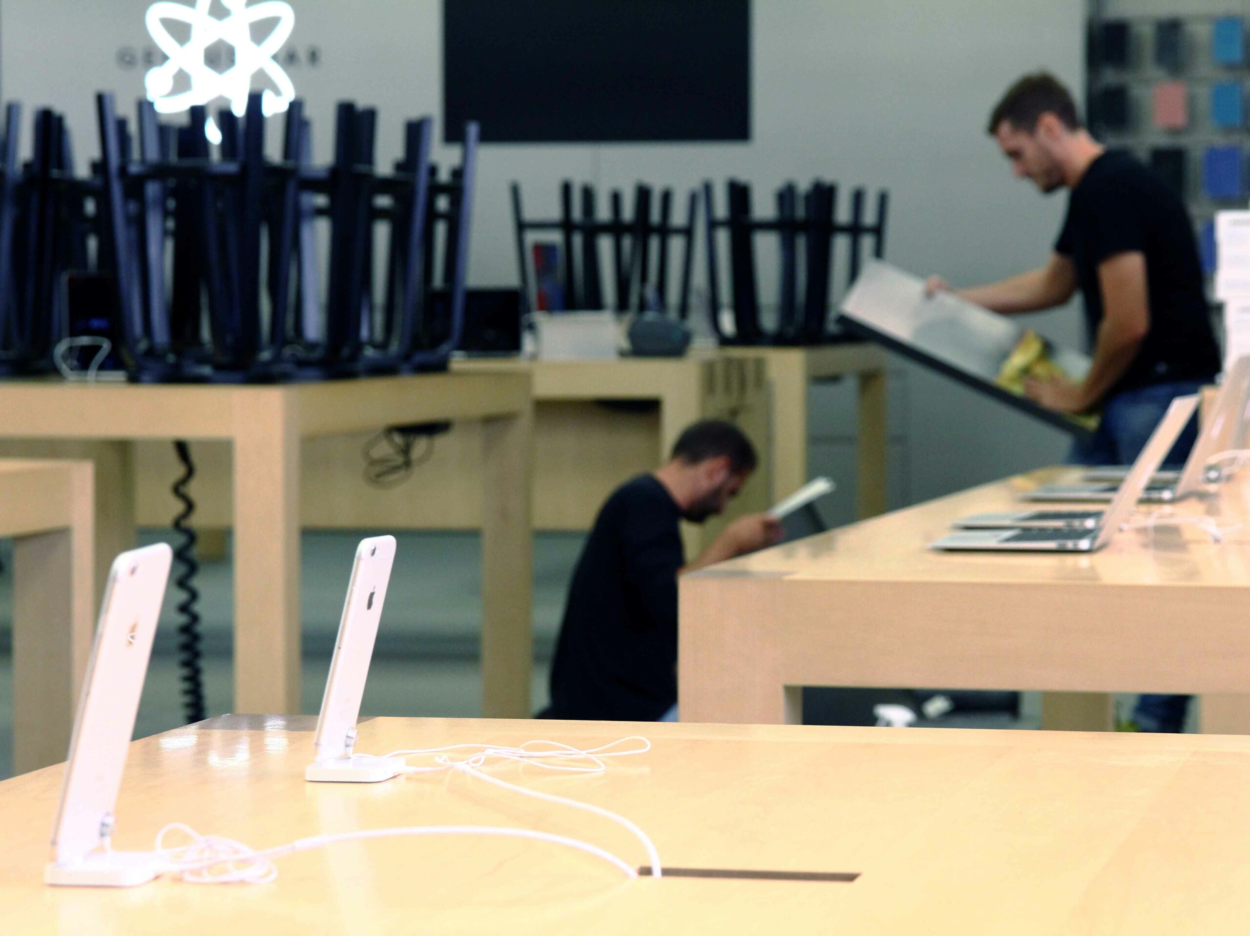 Producción de mobiliario para una tienda Apple