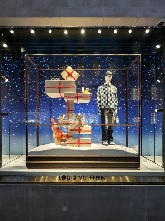 Escaparate Louis Vuitton, New Bond Street, Londres. Campaña de Navidad.