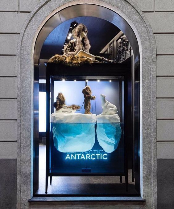 Escaparate Moncler, París. Campaña Navidad.