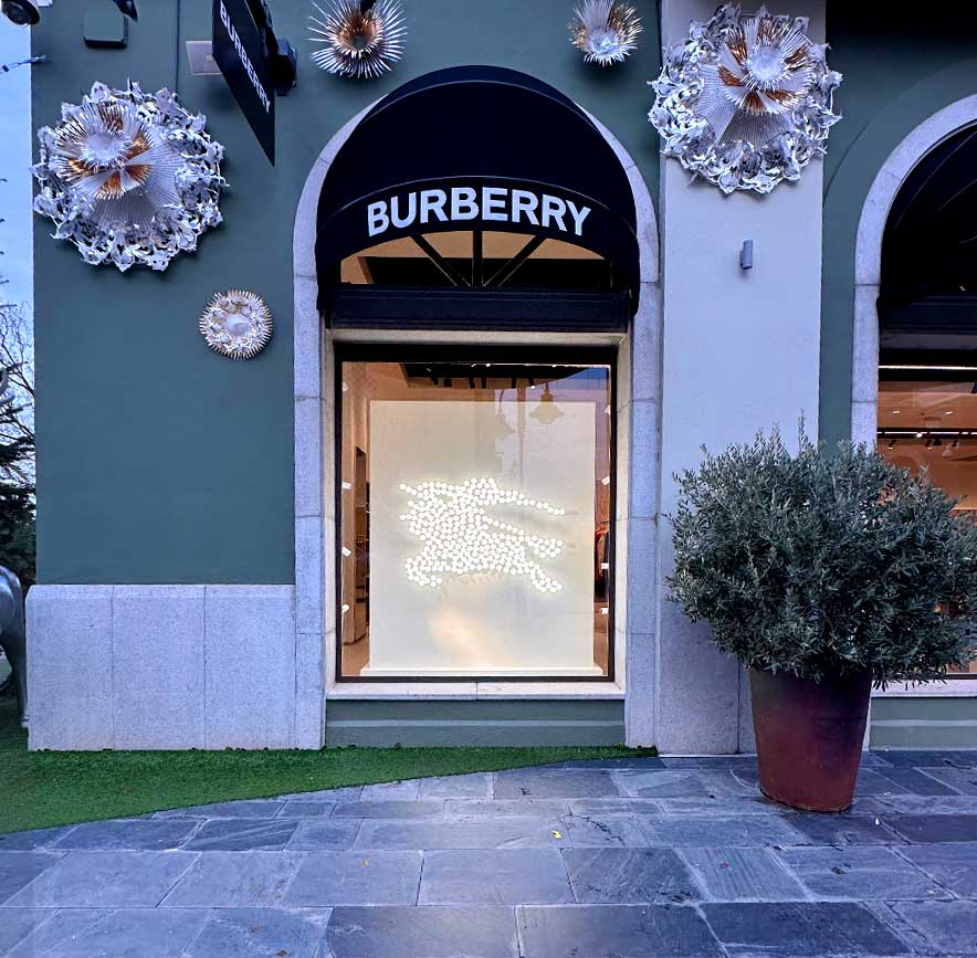 Escaparates Navidad boutique Burberry Madrid