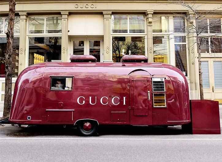 Pop up de la firma Gucci, para celebrar la NYFW. Creación de experiencias únicas.