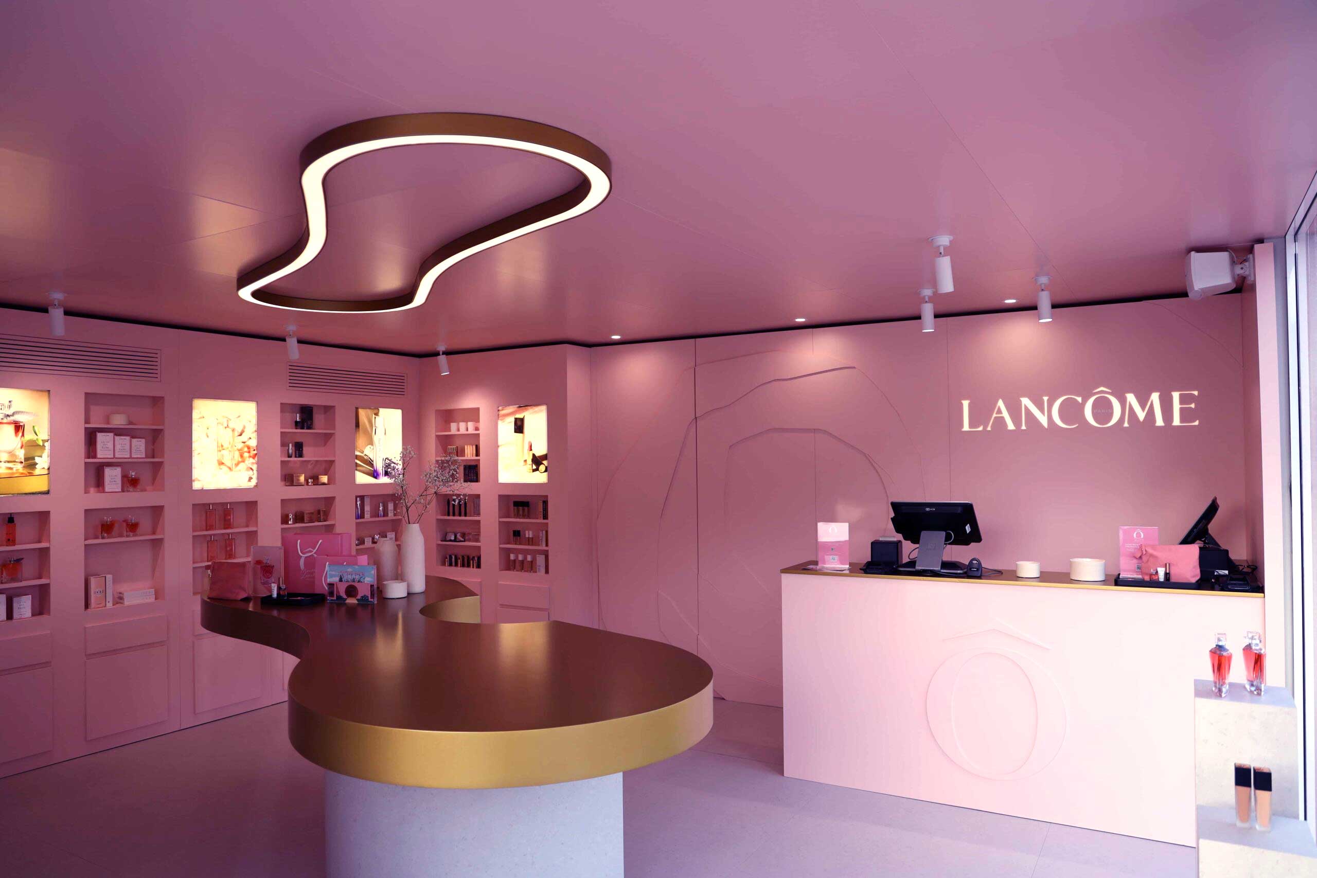 Mobiliario integrado pop up store Lancôme