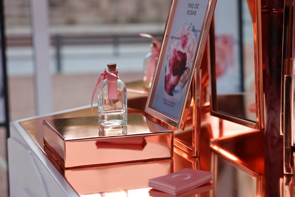 Producción gráfica expositor evento inmersivo Lancôme