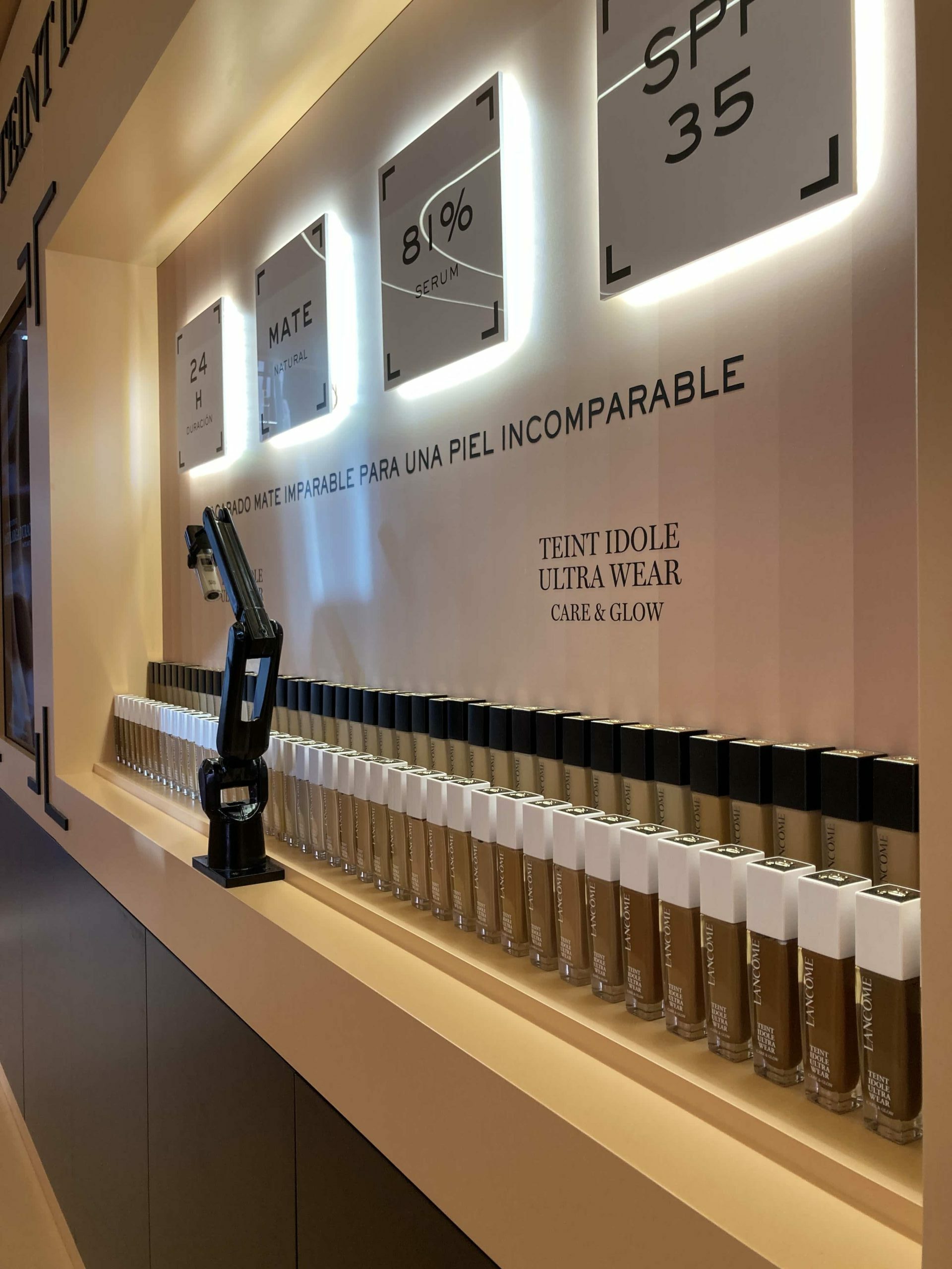 Mobiliario integrado pop up store Lancôme