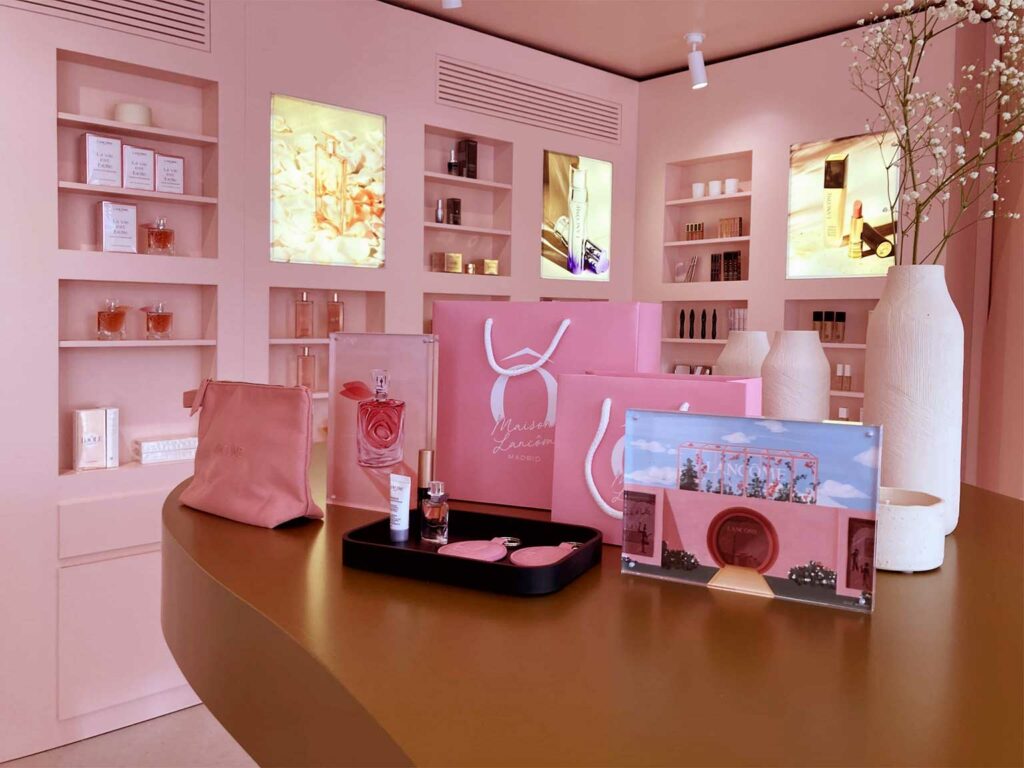 Mobiliario integrado pop up store Lancôme