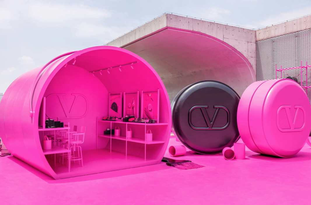 Valentino Beauty Fantasy Powder Pop-Up Event Space, Longteng Avenue Xuhui District Shanghai.