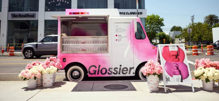 GLOSSIER TRUCK - pop-up