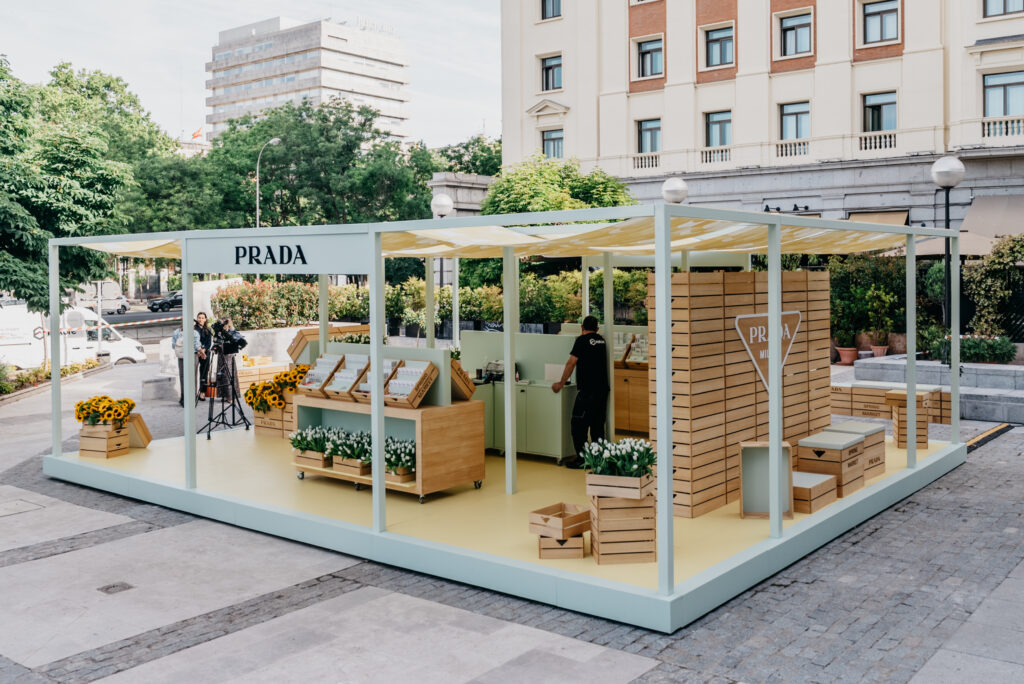 Revisión de campaña retail en tienda para asegurar su correcta conservación